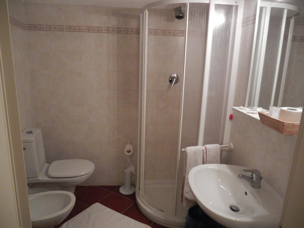 Risthotel Pizzeria Italia Godiasco Szoba fotó